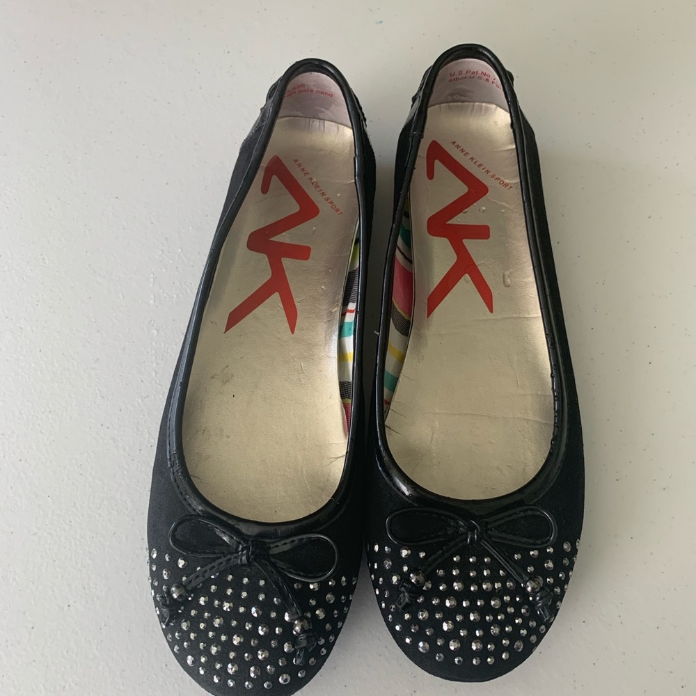Anne Kline black flats size 7.5 studs and bows - Picture 1 of 3